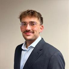 caden-r-reitzenstein_727d9bd6e7eb479e83b2aa49bf4ef8d2-headshot